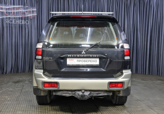 Подержанный автомобиль Mitsubishi Pajero Sport 2006 года (6 фото)