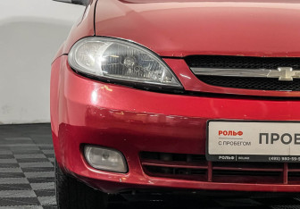 Подержанный автомобиль Chevrolet Lacetti Hatchback 2011 года (14 фото)