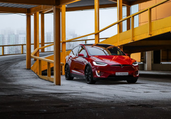 Подержанный автомобиль Tesla Model X 2019 года (24 фото)