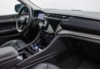 Подержанный автомобиль Jeep Grand Cherokee 2022 года (10 фото)