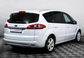 Подержанный автомобиль Ford S-MAX 2011 года (5 фото)
