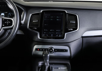 Подержанный автомобиль Volvo XC90 2019 года (17 фото)