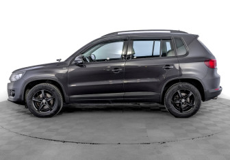 Подержанный автомобиль Volkswagen Tiguan 2015 года (8 фото)