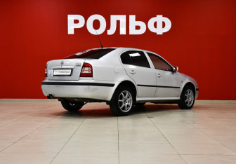 Подержанный автомобиль Skoda Octavia Liftback 2008 года (5 фото)