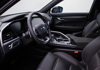 Подержанный автомобиль Geely Tugella 2024 года (9 фото)