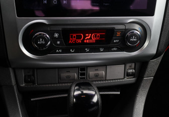 Подержанный автомобиль Ford Focus Sedan 2010 года (14 фото)