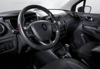 Подержанный автомобиль Renault Kaptur 2016 года (14 фото)