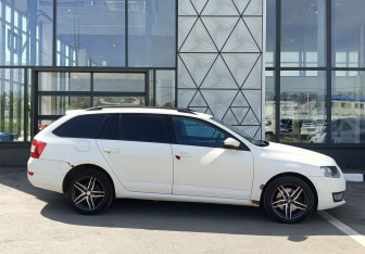Подержанный автомобиль Skoda Octavia Wagon 2013 года (4 фото)