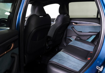 Подержанный автомобиль Geely Monjaro 2024 года (12 фото)