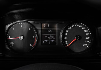 Подержанный автомобиль Volkswagen Transporter Van 2018 года (10 фото)