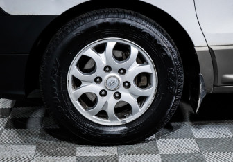 Подержанный автомобиль Hyundai H-1 2012 года (9 фото)