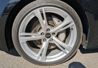 Подержанный автомобиль Audi A4 Sedan 2020 года (12 фото)