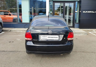 Подержанный автомобиль Volkswagen Polo Sedan 2013 года (6 фото)