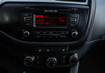 Подержанный автомобиль Kia Ceed Hatchback 2015 года (14 фото)