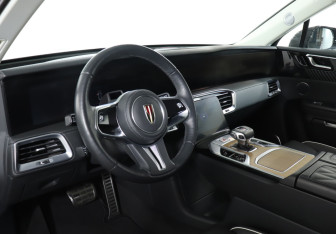 Подержанный автомобиль Hongqi E-HS9 2021 года (13 фото)