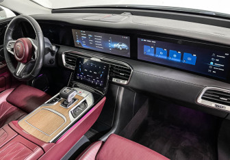 Подержанный автомобиль Hongqi E-HS9 2021 года (9 фото)
