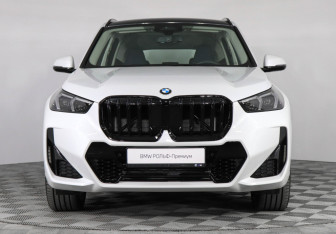 Новый BMW X1 2025 (3 фото)
