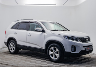 Подержанный автомобиль Kia Sorento 2013 года (7 фото)