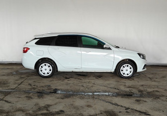 Подержанный автомобиль LADA (ВАЗ) Vesta Wagon 2018 года (7 фото)