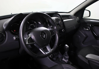 Подержанный автомобиль Renault Duster 2019 года (7 фото)