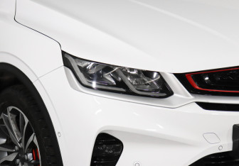 Подержанный автомобиль Geely Coolray 2023 года (13 фото)