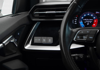 Подержанный автомобиль Audi A3 Hatchback 2021 года (14 фото)