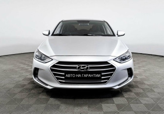 Подержанный автомобиль Hyundai Elantra Sedan 2018 года (2 фото)