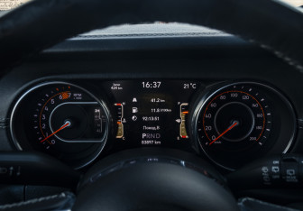 Подержанный автомобиль Jeep Wrangler 2018 года (16 фото)