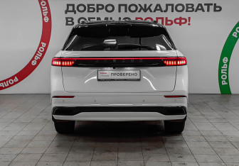 Подержанный автомобиль Jaecoo J8 2024 года (5 фото)