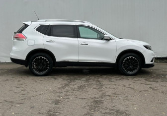 Подержанный автомобиль Nissan X-Trail 2016 года (4 фото)
