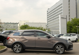 Подержанный автомобиль LADA (ВАЗ) Vesta Wagon 2019 года (3 фото)