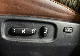 Подержанный автомобиль Toyota Land Cruiser Suv 2017 года (16 фото)