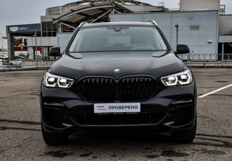 Подержанный автомобиль BMW X5 2023 года (2 фото)