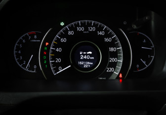 Подержанный автомобиль Honda CR-V 2013 года (16 фото)