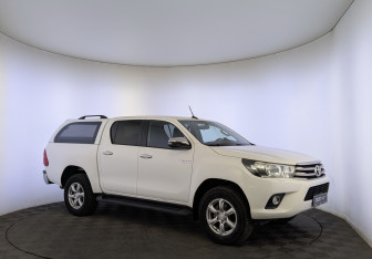 Подержанный автомобиль Toyota Hilux 2019 года (3 фото)