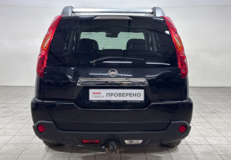 Подержанный автомобиль Nissan X-Trail 2008 года (6 фото)
