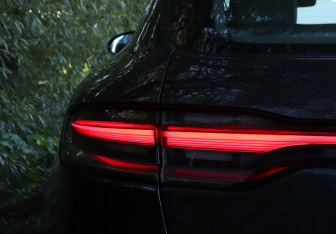 Подержанный автомобиль Porsche Macan 2019 года (23 фото)