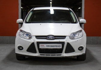 Подержанный автомобиль Ford Focus Hatchback 2011 года (2 фото)