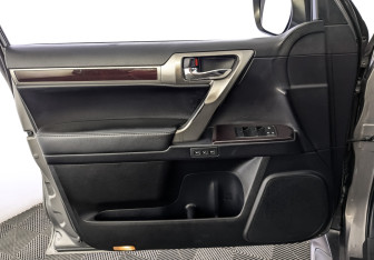 Подержанный автомобиль Lexus GX 2014 года (19 фото)