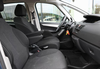 Подержанный автомобиль Citroen C4 Picasso 2012 года (8 фото)