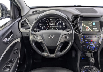 Подержанный автомобиль Hyundai Santa Fe 2017 года (22 фото)