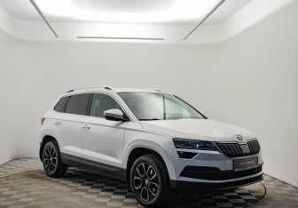 Подержанный автомобиль Skoda Karoq 2022 года (3 фото)