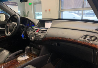 Подержанный автомобиль Honda Crosstour 2012 года (10 фото)