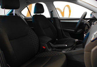 Подержанный автомобиль Skoda Octavia Liftback 2019 года (26 фото)