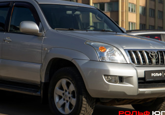 Подержанный автомобиль Toyota Land Cruiser Prado 2007 года (16 фото)