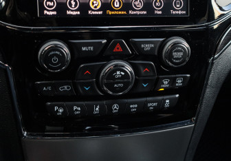 Подержанный автомобиль Jeep Grand Cherokee 2019 года (25 фото)