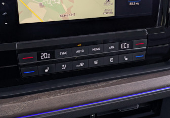 Подержанный автомобиль Volkswagen Touareg 2018 года (27 фото)