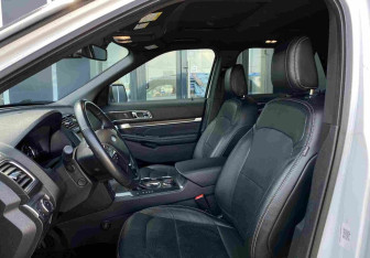 Подержанный автомобиль Ford Explorer 2018 года (5 фото)