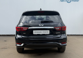 Подержанный автомобиль Infiniti QX60 2019 года (6 фото)