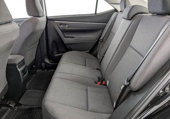 Подержанный автомобиль Toyota Corolla Sedan 2017 года (18 фото)